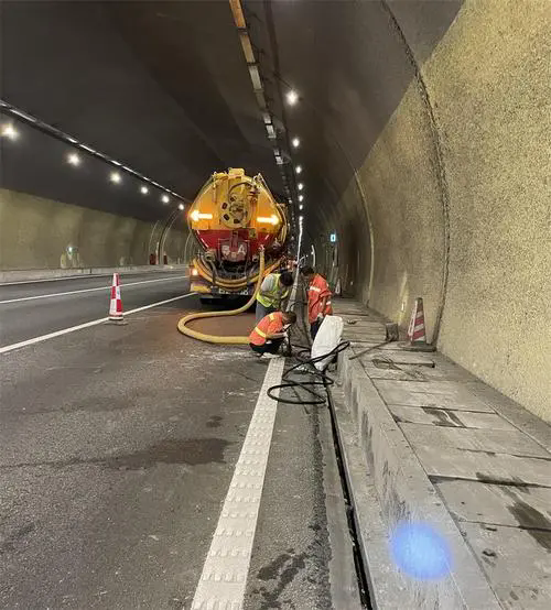 汶上隧道排水渠清淤